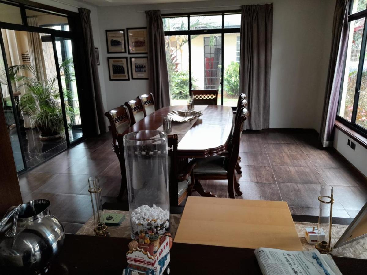 Florances Rest House Nairobi Eksteriør bilde