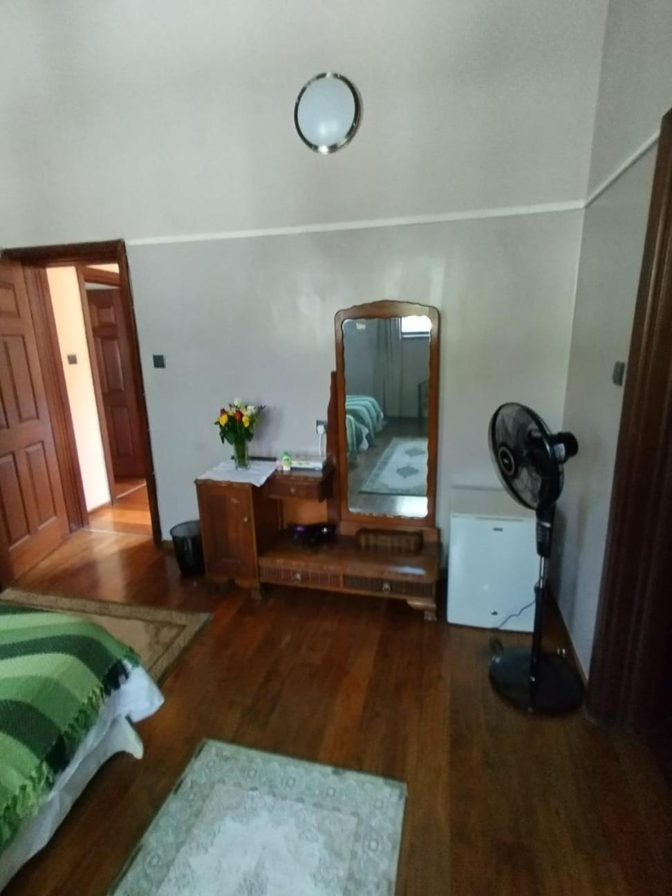 Florances Rest House Nairobi Eksteriør bilde